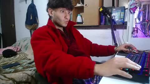 Snapshot of esjrobles chatting on February 23, 6:23 pm Esteban online show from February 23, 6:23 pm