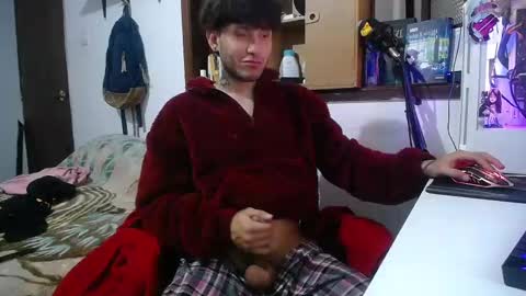 Snapshot of esjrobles chatting on February 23, 9:26 pm Esteban online show from February 23, 9:26 pm