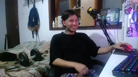 Snapshot of esjrobles chatting on February 27, 5:02 am Esteban online show from February 27, 5:02 am