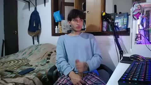 Snapshot of esjrobles chatting on February 28, 6:41 pm Esteban online show from February 28, 6:41 pm