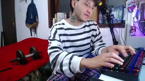 Snapshot of esjrobles chatting on March 2, 7:54 am Esteban online show from March 2, 7:54 am