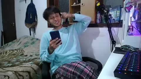 Snapshot of esjrobles chatting on March 4, 3:22 am Esteban online show from March 4, 3:22 am
