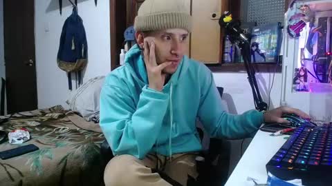 Snapshot of esjrobles chatting on March 8, 8:22 am Esteban online show from March 8, 8:22 am