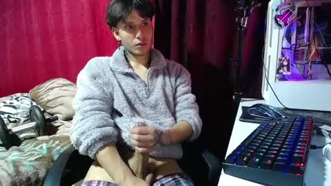 Snapshot of esjrobles chatting on March 12, 8:19 am Esteban online show from March 12, 8:19 am