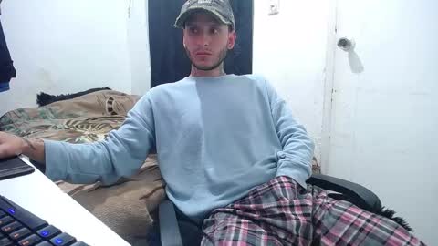 Snapshot of esjrobles chatting on September 27, 5:40 pm Esteban online show from September 27, 5:40 pm