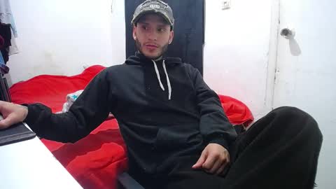 Snapshot of esjrobles chatting on October 2, 5:09 pm Esteban online show from October 2, 5:09 pm