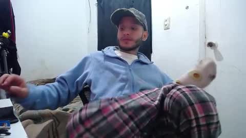Snapshot of esjrobles chatting on October 6, 12:57 pm Esteban online show from October 6, 12:57 pm