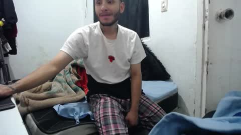 Snapshot of esjrobles chatting on October 7, 12:24 pm Esteban online show from October 7, 12:24 pm