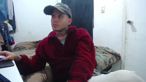 Snapshot of esjrobles chatting on October 14, 10:43 pm Esteban online show from October 14, 10:43 pm