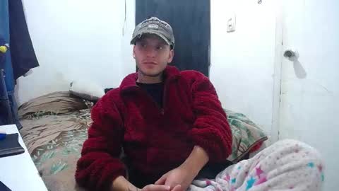 Snapshot of esjrobles chatting on October 15, 6:41 pm Esteban online show from October 15, 6:41 pm