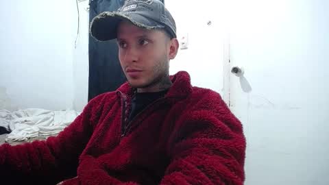 Snapshot of esjrobles chatting on October 16, 6:47 am Esteban online show from October 16, 6:47 am