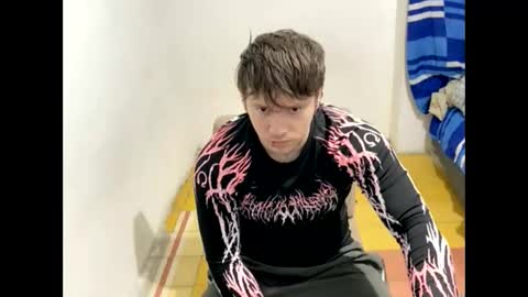 Snapshot of eskol212 chatting on February 21, 10:55 pm eskol212 online show from February 21, 10:55 pm