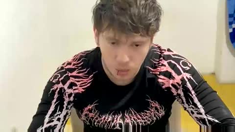 Snapshot of eskol212 chatting on February 23, 10:07 pm eskol212 online show from February 23, 10:07 pm