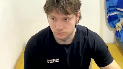 Snapshot of eskol212 chatting on February 25, 6:06 pm eskol212 online show from February 25, 6:06 pm