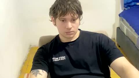 Snapshot of eskol212 chatting on March 3, 5:30 pm eskol212 online show from March 3, 5:30 pm