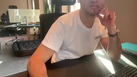 Snapshot of eskp chatting on March 10, 8:04 am eskp online show from March 10, 8:04 am