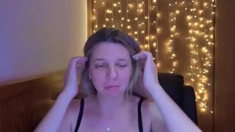 esma347866 online show from April 27, 11:25 pm