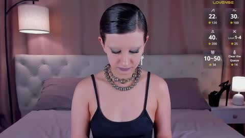 esme_fox online show from April 29, 5:30 pm