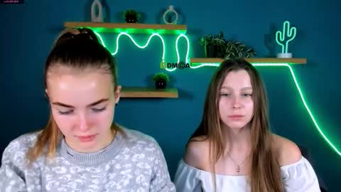 esme_moore_ online show from November 19, 9:53 am