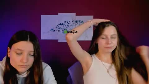 esme_moore_ online show from December 2, 7:53 pm