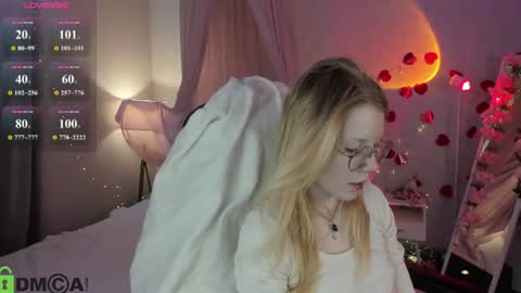 Esme Runn online show from July 15, 3:12 am
