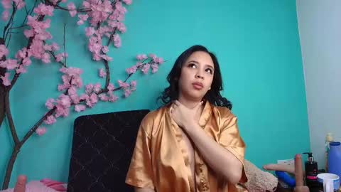 Esmeralda  online show from November 18, 11:47 am