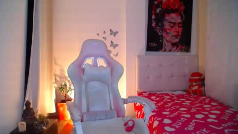 Esmeralda online show from January 6, 10:26 pm