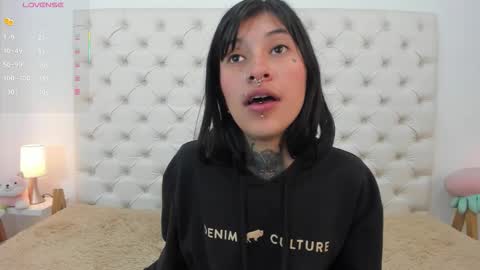 esmeralda  online show from September 20, 4:08 pm