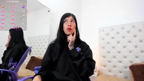 esmeralda  online show from March 12, 2:56 pm