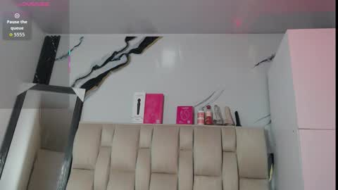 esmeralda_bk online show from December 4, 9:45 pm