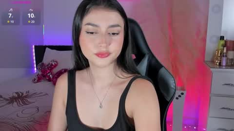 Esmeralda  online show from November 8, 7:01 pm