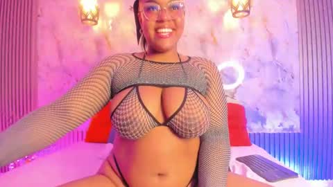 esmeralda online show from January 22, 9:02 am