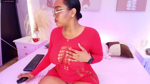 Snapshot of esmeralda_duarte chatting on April 27, 3:59 am esmeralda online show from April 27, 3:59 am