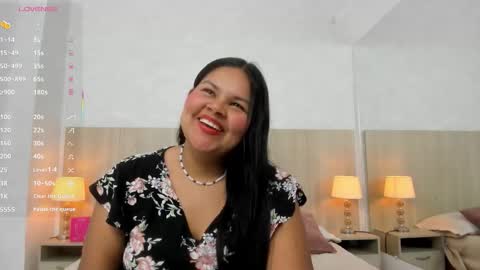 Esmeralda online show from March 28, 7:35 pm