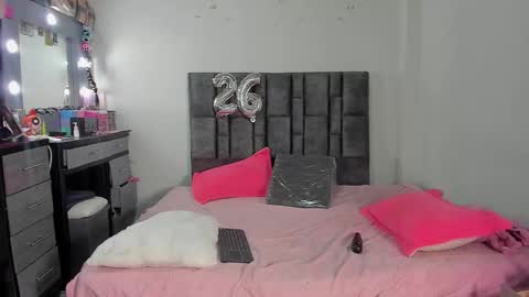 Perla online show from February 22, 7:29 am