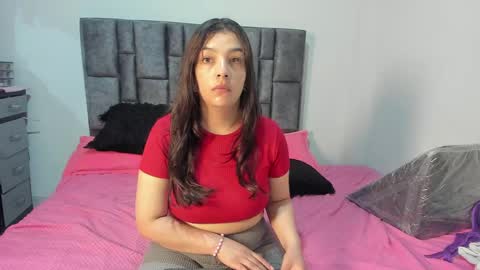 Perla online show from May 25, 6:19 am