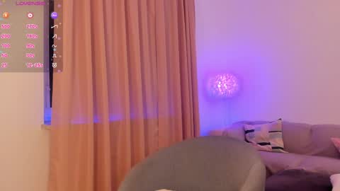 Esmi online show from January 10, 4:41 pm