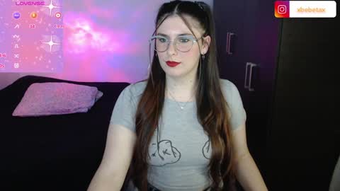Snapshot of espagamer5 chatting on January 3, 2:10 am Xbebetax online show from January 3, 2:10 am