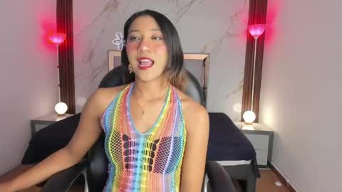 Snapshot of esperanzamora chatting on April 29, 11:58 am esperanzamora online show from April 29, 11:58 am