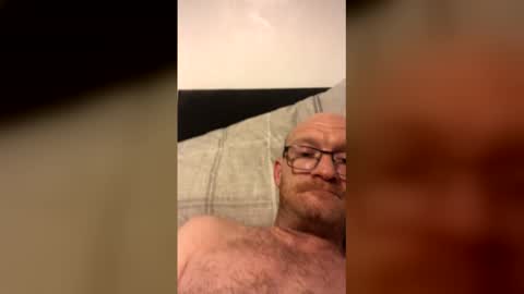 essexguy36_ online show from February 3, 12:09 am