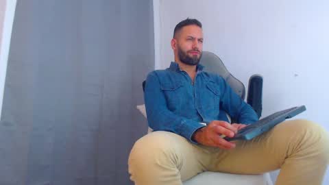 esteban online show from December 6, 12:23 am