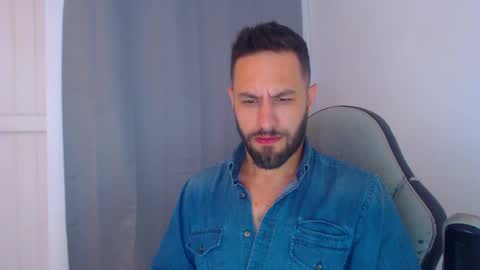 esteban online show from December 23, 10:44 pm