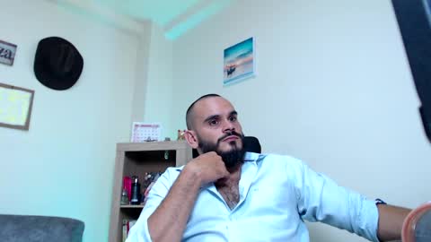 Esteban Fernandez online show from May 24, 1:10 am
