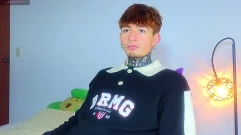 Esteban independent model online show from December 2, 11:15 am