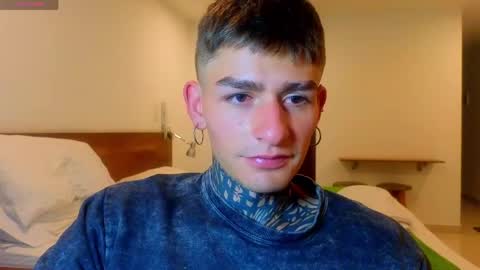 Esteban independent model online show from May 10, 2:39 am