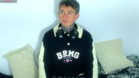 Esteban independent model online show from July 4, 7:53 pm