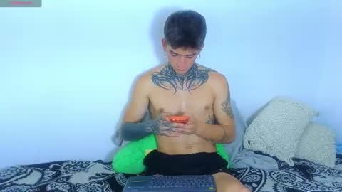 Esteban independent model online show from July 11, 4:37 am