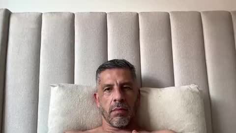 Snapshot of estefano1421 chatting on March 1, 5:48 pm estefano1421 online show from March 1, 5:48 pm