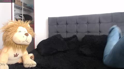 Snapshot of estefi1073162 chatting on January 16, 7:20 pm valeria online show from January 16, 7:20 pm