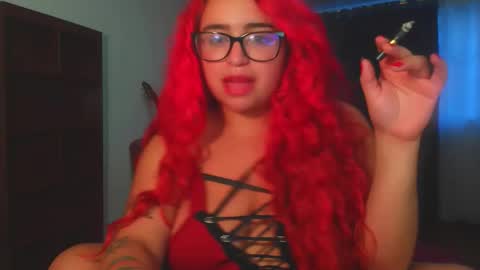 Estefania online show from May 8, 10:48 pm